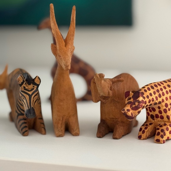 African Hand Carved Artisan Wooden Napkin Rings (6) - Picture 8 of 9